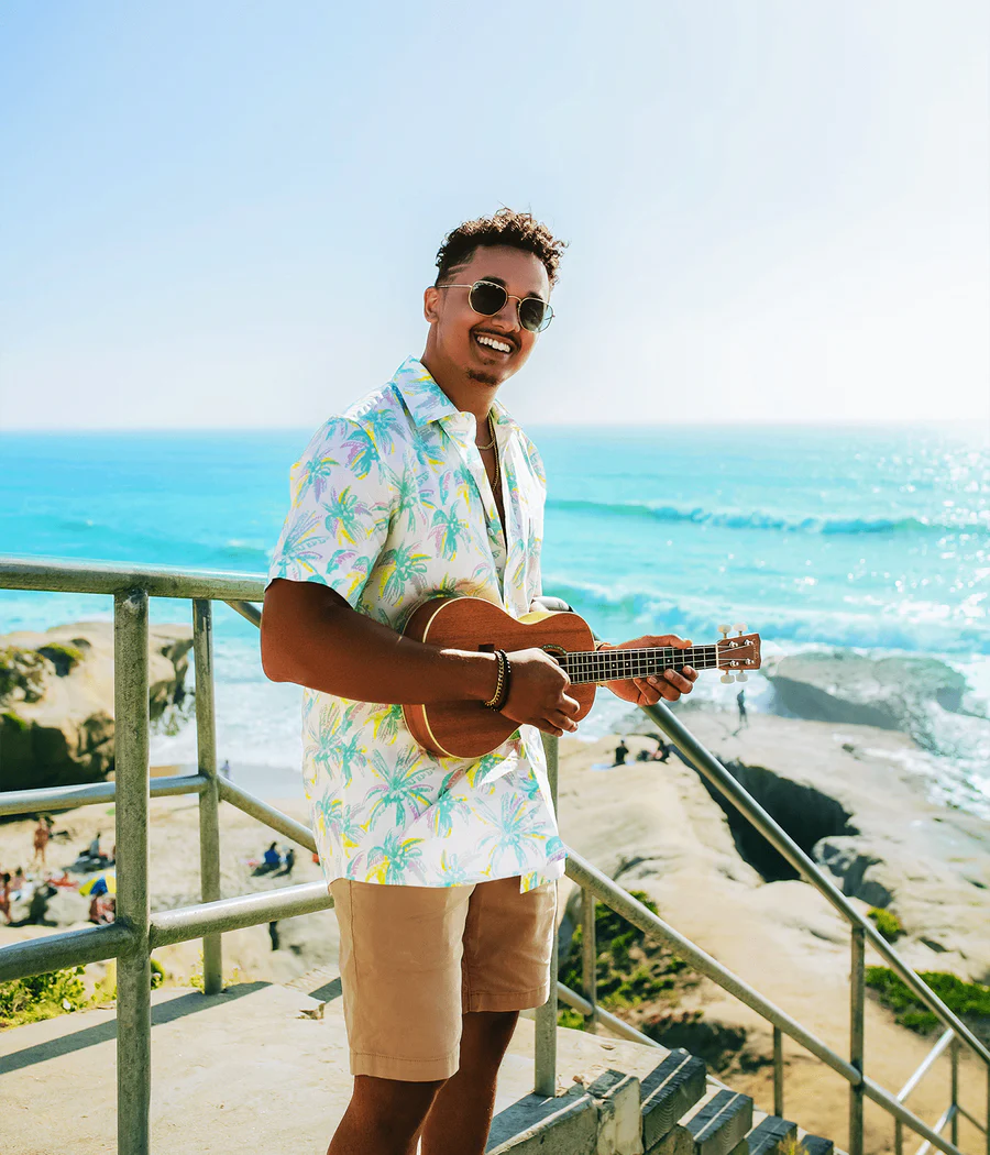 Men's Vibrant Vacation Hawaiian Shirt - Image 2