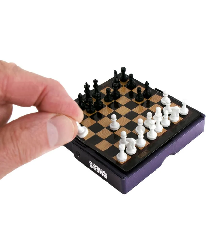 World's Smallest Chess - Image 2